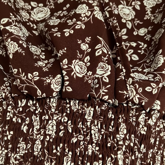 ROMWE Floral Ruched Cropped Top - Picture 2 of 5